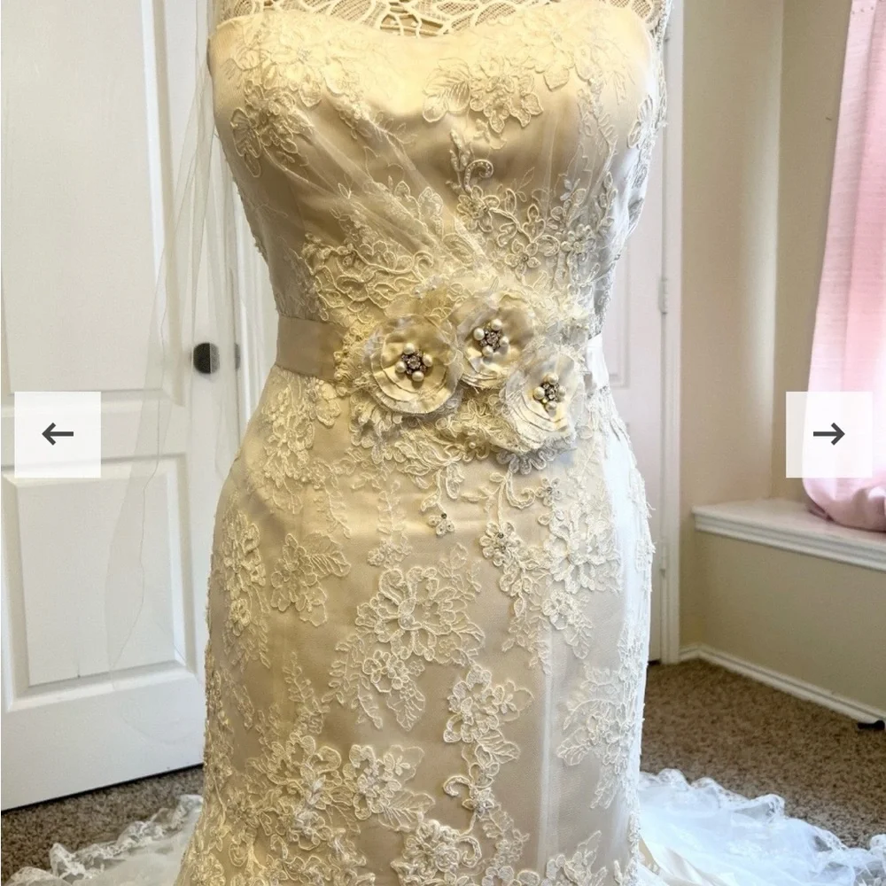 Ivory Lace Mermaid Wedding Dress with Sweetheart Neckline - Picture 3 of 7
